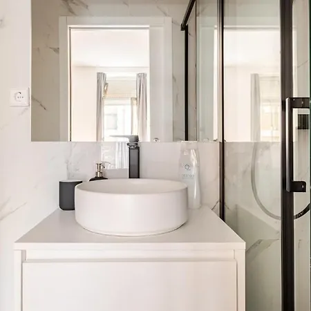 2-studio House Steps From Attractions Of Porto * فيلا نوفا دي غايا